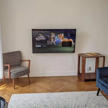 Amazing 2-bedroom In Near The Apartment