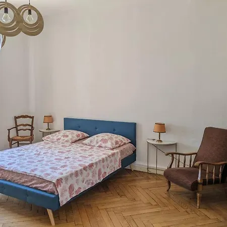 Amazing 2-bedroom In Near The Nice