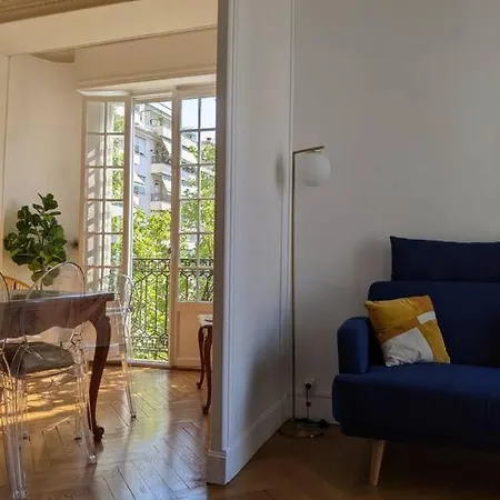 Apartment Amazing 2-bedroom In Near The