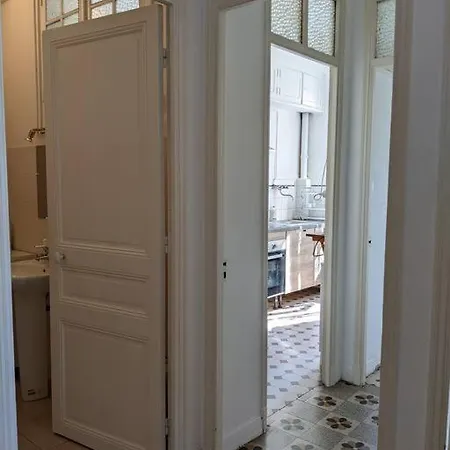 Amazing 2-bedroom In Near The